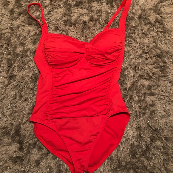 Swimsuit - Picture 3 of 6